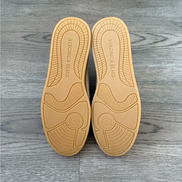 Veronica Beard Reagan Sneakers - Size 9 - Sand Beige/Navy Leather - NWOB - Picture 12 of 12